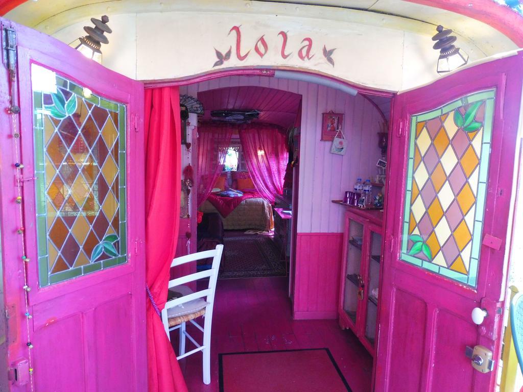 La Roulotte De Lola - Chambre D'Hotes La Celle  Екстериор снимка